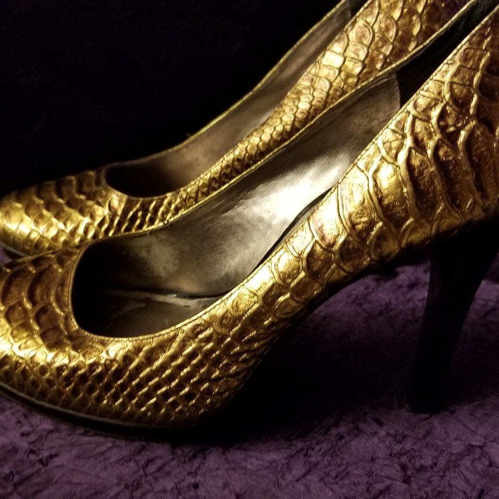 Gianni Bini Gold Platform High Heels sz 8.5